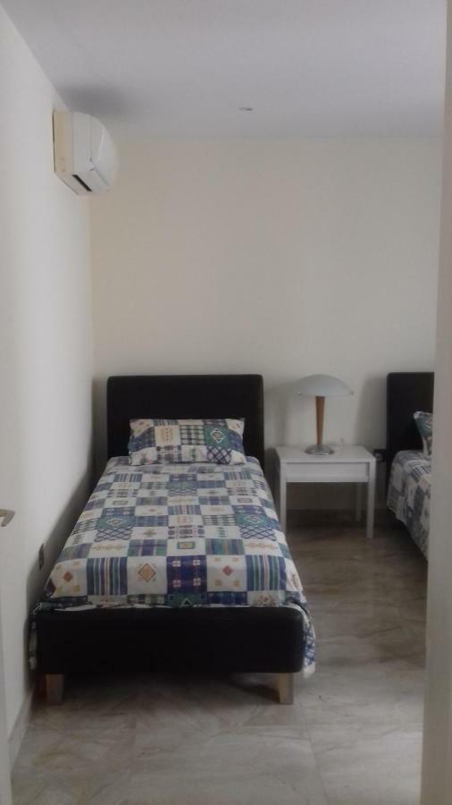 Amathusia Beach Apartment Limasol Dış mekan fotoğraf