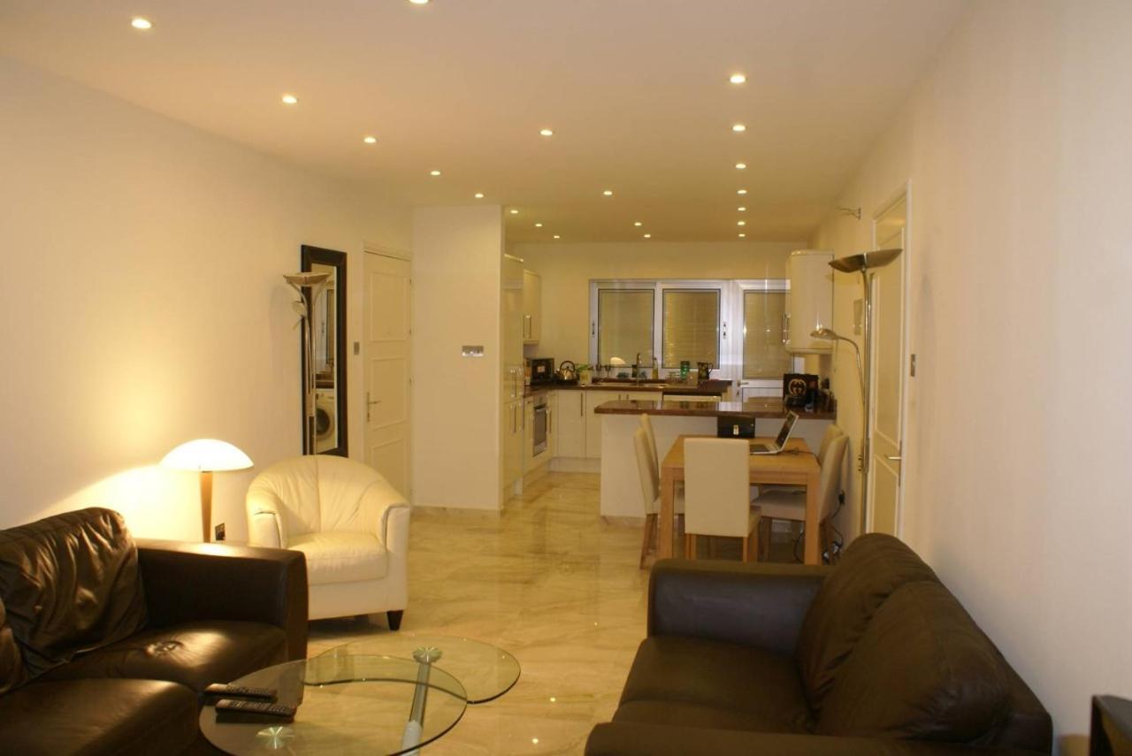 Amathusia Beach Apartment Limasol Dış mekan fotoğraf